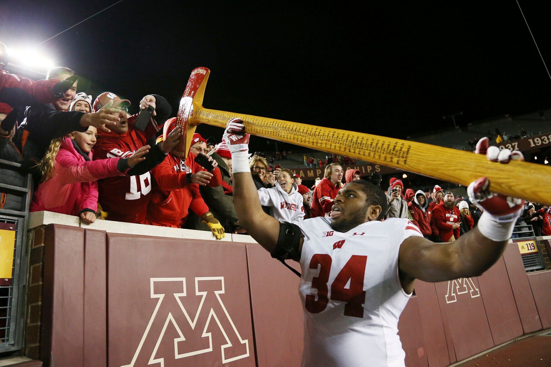 Wisconsin Minnesota Football